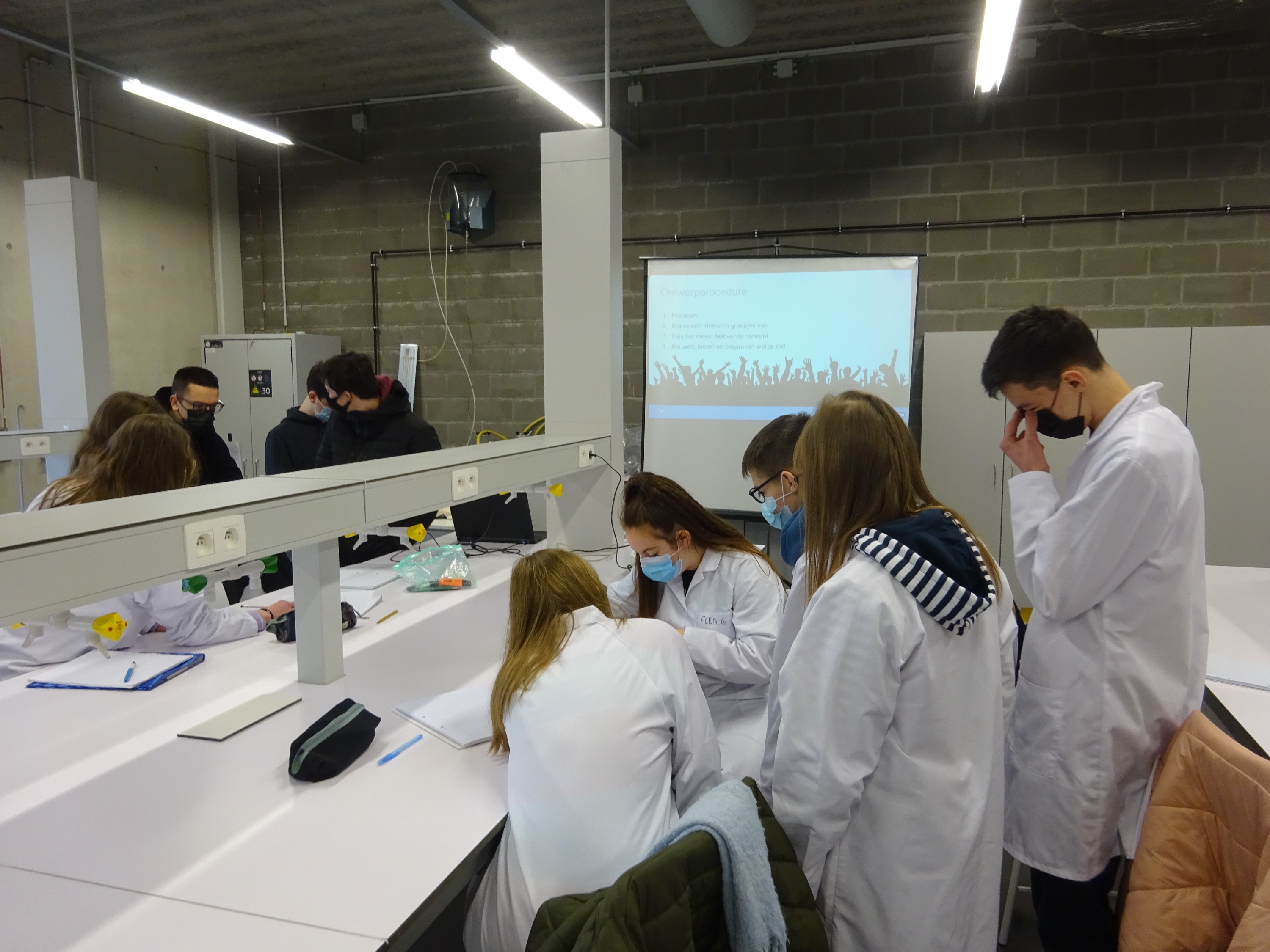 5 en 6 Techniek-wetenschappen bezoekt KU Leuven campus Brugge